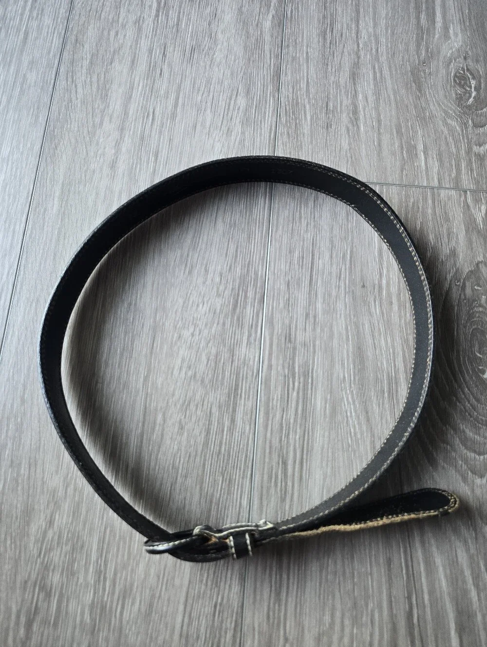 Etienne Aigner Black Leather Belt Cream Contrast Stitch Horseshoe Buckle Sz 32